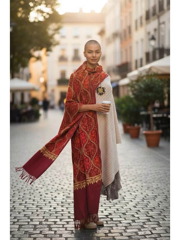 Indiai stóla - bordó alapon gazdagon hímzett