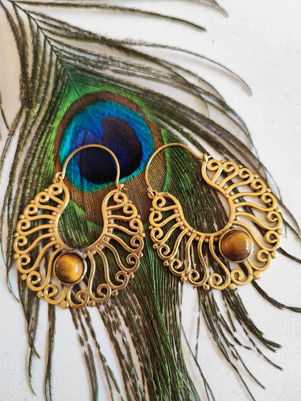 Sun - indiai lógós fülbevaló, tigrisszem ásvánnyal.