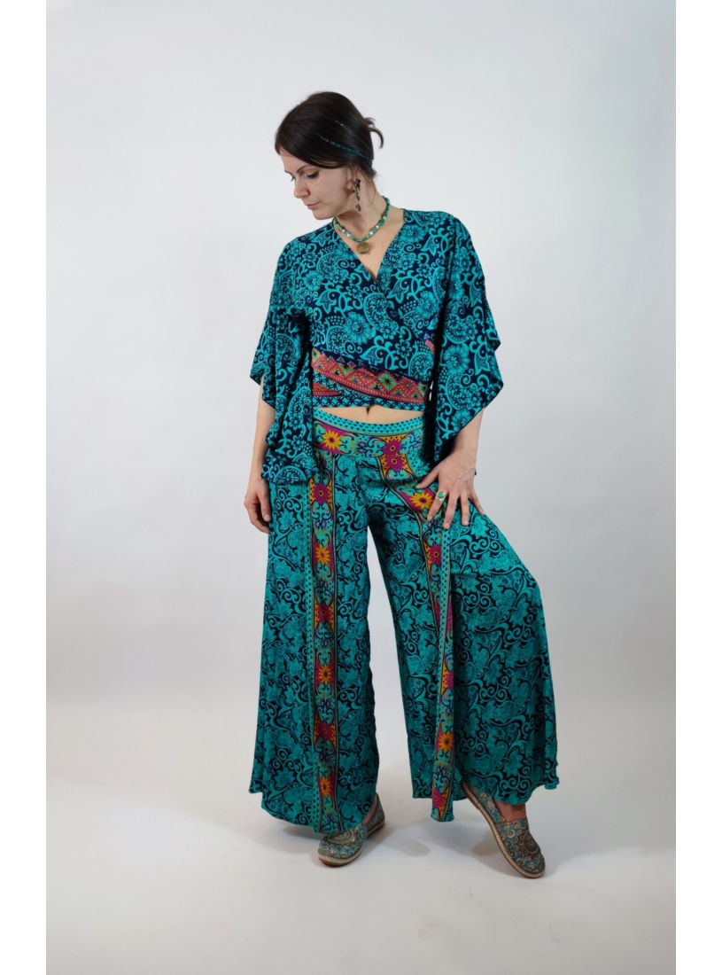 Indiai nadrág és kimonó szett - türkiz alapon, kék indás, színes rombuszos