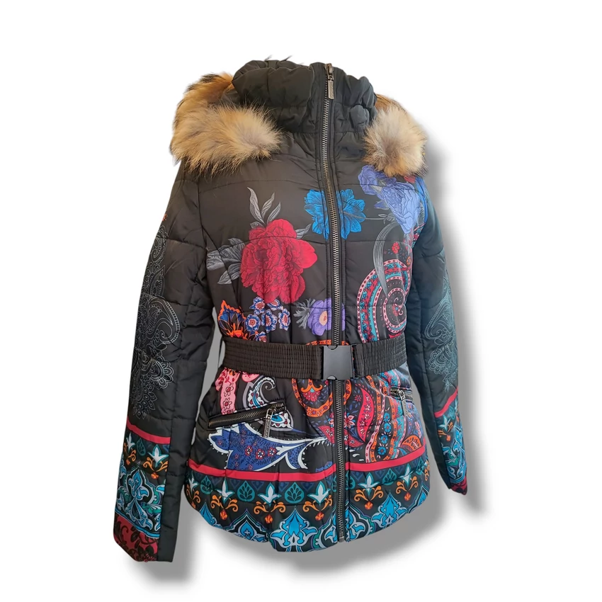 101 idees téli kabát - fekete alapon mandalás és virágos 