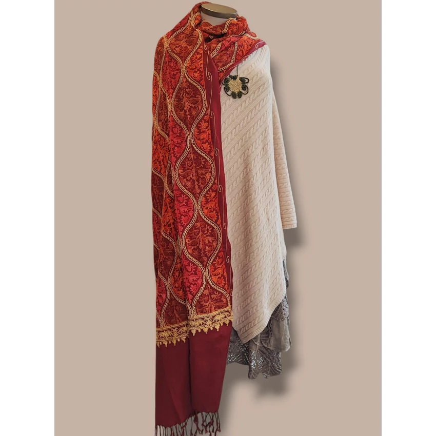 Indiai stóla - bordó alapon gazdagon hímzett