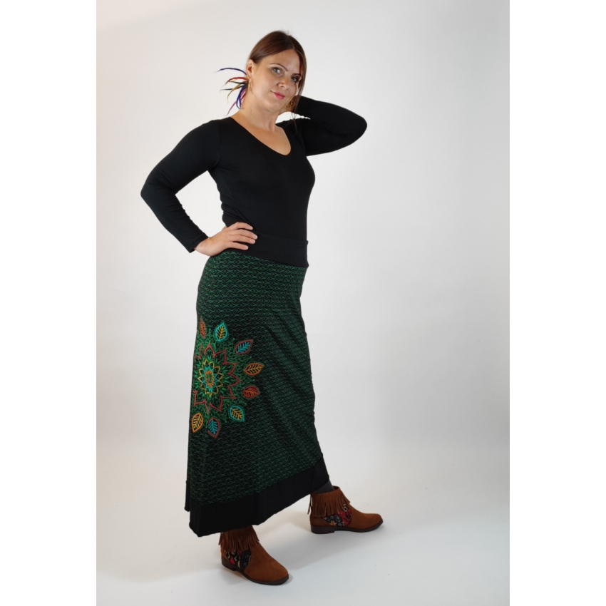 A vonalú, nepáli  maxi szoknya - oldalt nagy mandalás, zöld  mintákkal